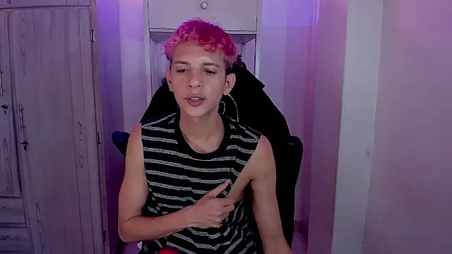 Snapshot of tylernova chatting on November 28, 2025, 3:50 am tylernova online show from November 28, 2025, 3:50 am