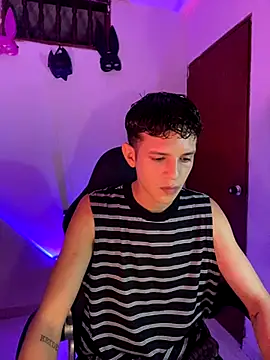 Snapshot of tylernova chatting on October 30, 2025, 3:38 am tylernova online show from October 30, 2025, 3:38 am