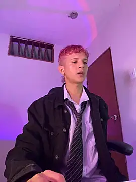 Snapshot of tylernova chatting on November 12, 2025, 3:54 am tylernova online show from November 12, 2025, 3:54 am