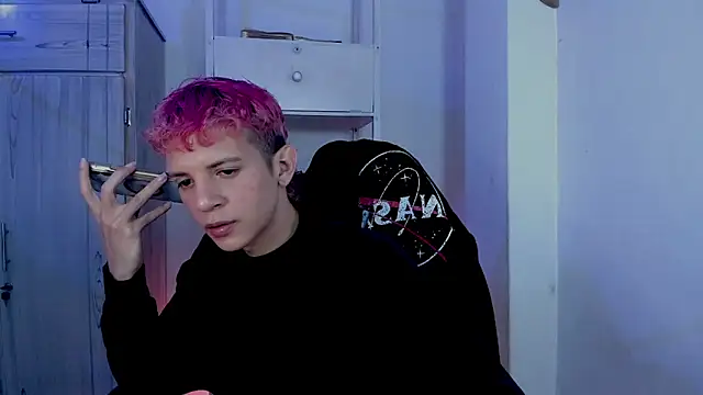 Snapshot of tylernova chatting on November 27, 2025, 3:29 am tylernova online show from November 27, 2025, 3:29 am