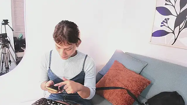 KassMonroe online show from February 10, 2026, 8:08 pm