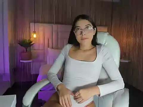 Megara20 online show from November 9, 2025, 12:31 pm