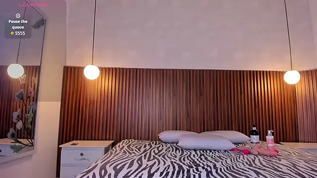 Snapshot of Foxy_Kylie chatting on February 17, 2026, 8:06 pm Foxy Kylie online show from February 17, 2026, 8:06 pm