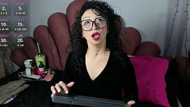 Snapshot of CHIARAJJONES chatting on January 9, 2026, 12:34 pm CHIARAJJONES online show from January 9, 2026, 12:34 pm