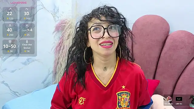 CHIARAJJONES online show from November 12, 2025, 1:15 pm