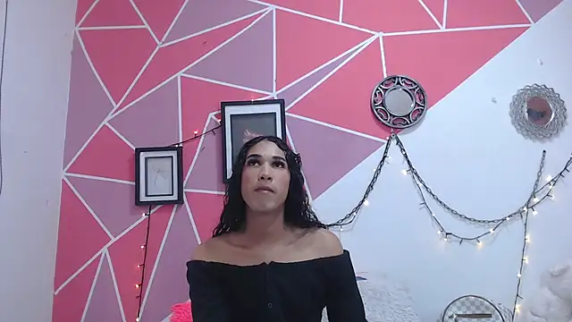 Tifany Adams online show from November 18, 2025, 8:34 pm