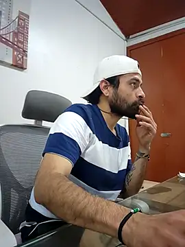 Snapshot of Nateskp_1 chatting on November 24, 2025, 10:43 pm Nateskp 1 online show from November 24, 2025, 10:43 pm