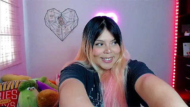 EllieMoonX online show from February 8, 2026, 8:50 pm