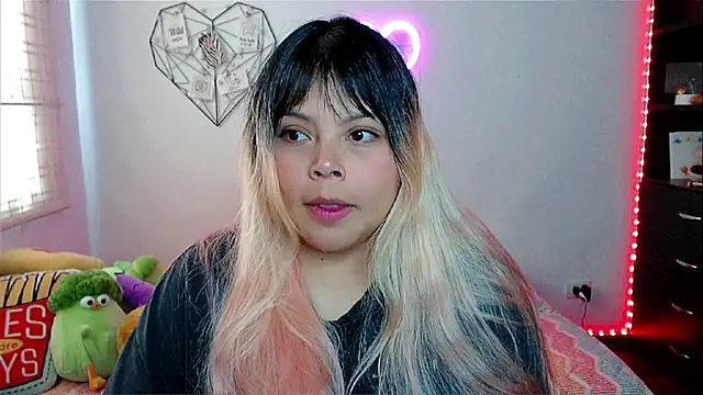 EllieMoonX online show from February 13, 2026, 5:24 pm