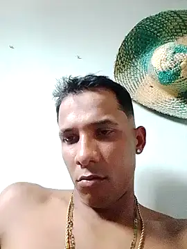 blackhot30 online show from November 19, 2025, 7:03 pm