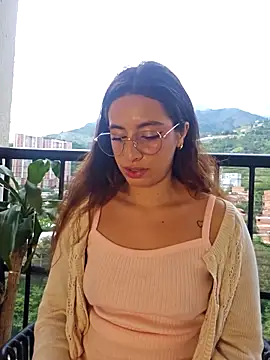 Meganthomson online show from February 6, 2026, 10:06 pm