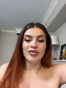 Snapshot of AbrilColls_ chatting on June 10, 2026, 12:45 am AbrilColls online show from June 10, 2026, 12:45 am
