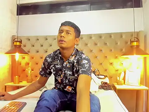 MorenitoDigno online show from October 25, 2025, 6:52 pm