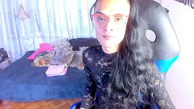 ZAMMIRA online show from November 11, 2025, 5:19 pm