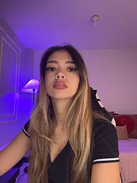 Snapshot of HoneyMollyX chatting on February 10, 2026, 1:10 pm HoneyMollyX online show from February 10, 2026, 1:10 pm