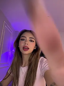 Snapshot of HoneyMollyX chatting on January 18, 2026, 1:03 pm HoneyMollyX online show from January 18, 2026, 1:03 pm