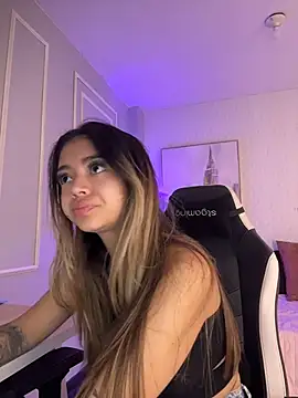 Snapshot of HoneyMollyX chatting on February 13, 2026, 1:11 pm HoneyMollyX online show from February 13, 2026, 1:11 pm