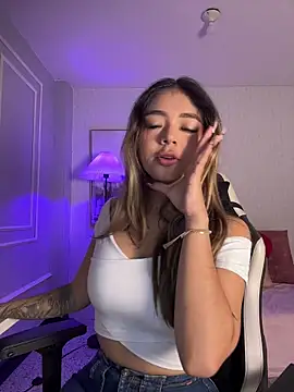 Snapshot of HoneyMollyX chatting on January 8, 2026, 1:06 pm HoneyMollyX online show from January 8, 2026, 1:06 pm