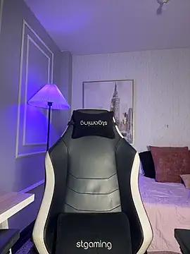 Snapshot of HoneyMollyX chatting on February 18, 2026, 1:07 pm HoneyMollyX online show from February 18, 2026, 1:07 pm