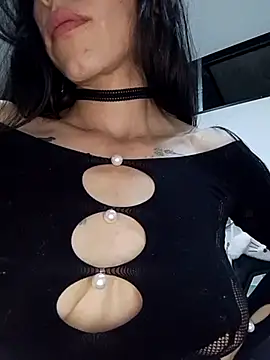 Snapshot of you_yuyuu chatting on November 17, 2025, 11:31 pm you yuyuu online show from November 17, 2025, 11:31 pm