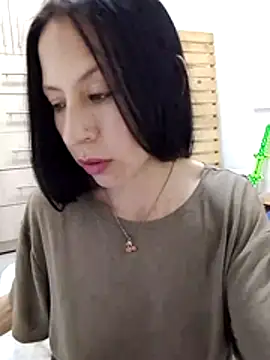 Snapshot of you_yuyuu chatting on November 21, 2025, 9:58 pm you yuyuu online show from November 21, 2025, 9:58 pm