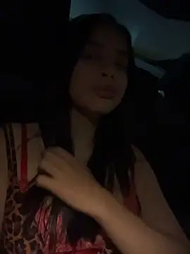zoeartt online show from October 21, 2025, 4:12 am