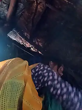 Cutsedi3 online show from October 28, 2025, 4:02 am