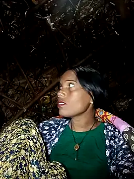 Cutsedi3 online show from November 7, 2025, 11:19 pm