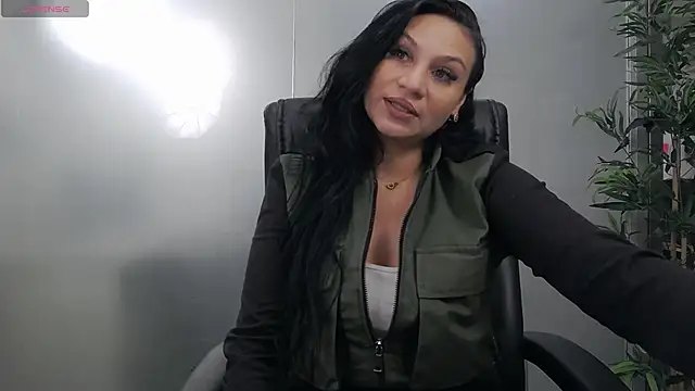 Snapshot of YaraXCox chatting on November 21, 2025, 5:06 am YaraXCox online show from November 21, 2025, 5:06 am