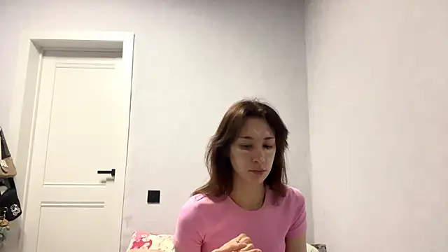 WildPeachh online show from October 21, 2025, 6:18 pm