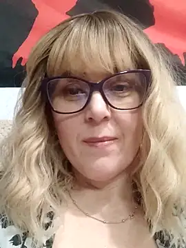 Amelialove42 online show from February 27, 2026, 7:35 pm