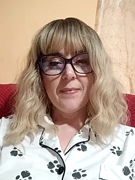 Snapshot of Amelialove42 chatting on June 6, 2026, 6:46 pm Amelialove42 online show from June 6, 2026, 6:46 pm