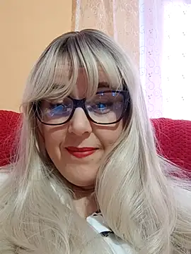 Snapshot of Amelialove42 chatting on November 12, 2025, 9:13 am Amelialove42 online show from November 12, 2025, 9:13 am