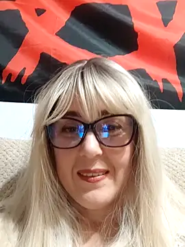 Snapshot of Amelialove42 chatting on November 23, 2025, 4:28 pm Amelialove42 online show from November 23, 2025, 4:28 pm