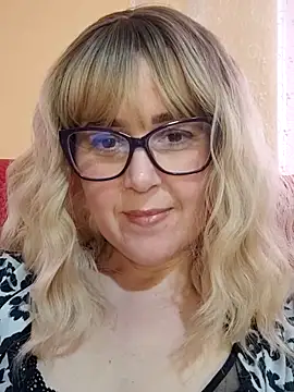 Snapshot of Amelialove42 chatting on May 6, 2026, 1:48 pm Amelialove42 online show from May 6, 2026, 1:48 pm