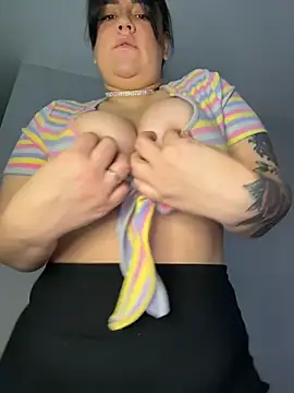 SwittieKendra online show from January 7, 2026, 7:46 am