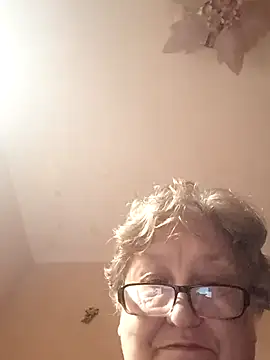 Snapshot of Katherine735 chatting on November 3, 2025, 9:29 pm Katherine735 online show from November 3, 2025, 9:29 pm