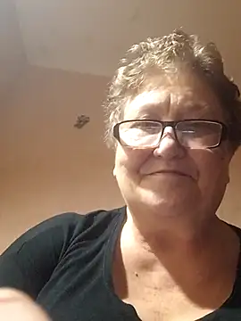 Snapshot of Katherine735 chatting on December 4, 2025, 8:08 pm Katherine735 online show from December 4, 2025, 8:08 pm