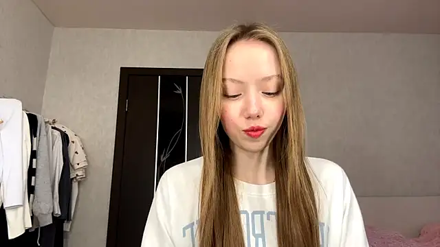 AntoniaMoravick online show from November 29, 2025, 11:21 am