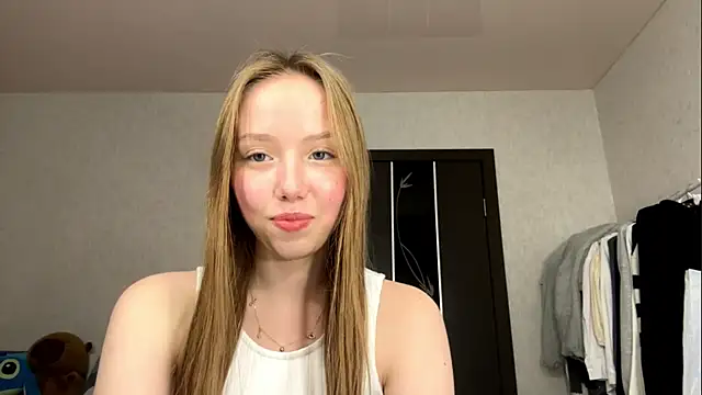 AntoniaMoravick online show from October 18, 2025, 3:03 pm