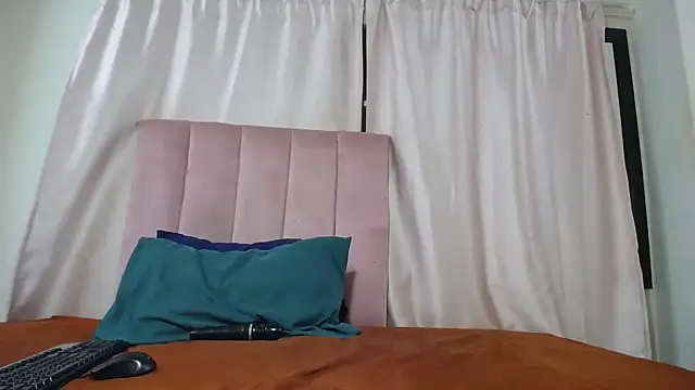 Kelly-001 online show from April 15, 2026, 7:58 pm