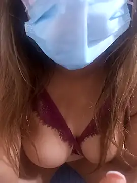 Snapshot of FATIFATIMOROC chatting on January 6, 2026, 8:35 pm FATIFATIMOROC online show from January 6, 2026, 8:35 pm