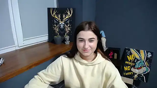 Snapshot of Flower_mary chatting on November 17, 2025, 8:18 am Flower mary online show from November 17, 2025, 8:18 am