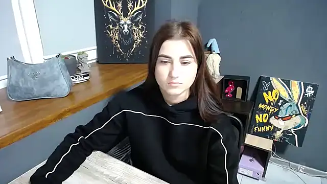 Snapshot of Flower_mary chatting on November 18, 2025, 7:44 am Flower mary online show from November 18, 2025, 7:44 am