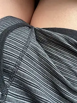 Snapshot of haruki_18old chatting on November 30, 2025, 4:35 am haruki 18old online show from November 30, 2025, 4:35 am