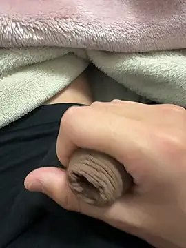 Snapshot of haruki_18old chatting on December 15, 2025, 2:01 pm haruki 18old online show from December 15, 2025, 2:01 pm