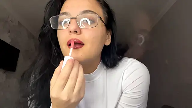 Snapshot of Babis_girlsss chatting on November 13, 2025, 9:35 am Babis girlsss online show from November 13, 2025, 9:35 am