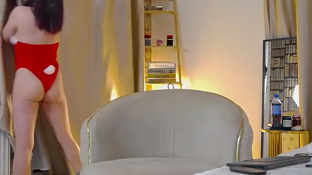 Snapshot of OliviaCart chatting on December 3, 2025, 7:13 pm OliviaCart online show from December 3, 2025, 7:13 pm