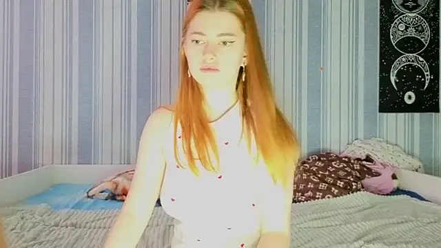 EmiliaCouple online show from April 6, 2026, 8:26 am