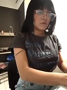 angie rousse  online show from October 20, 2025, 1:33 pm